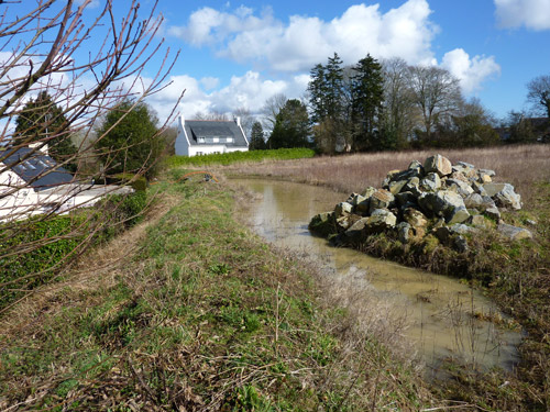 L'eau menace l'habitat voisin